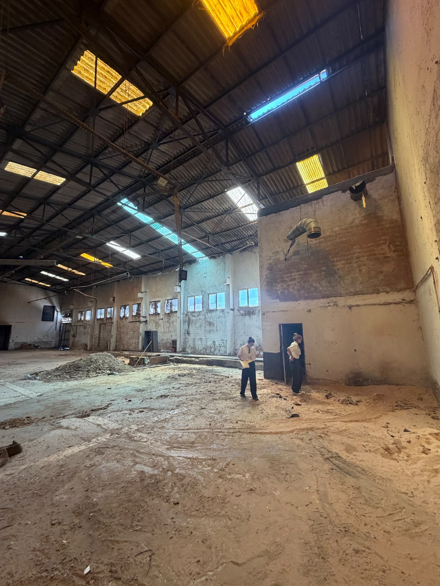 İkinci hangar çatı kaplaması